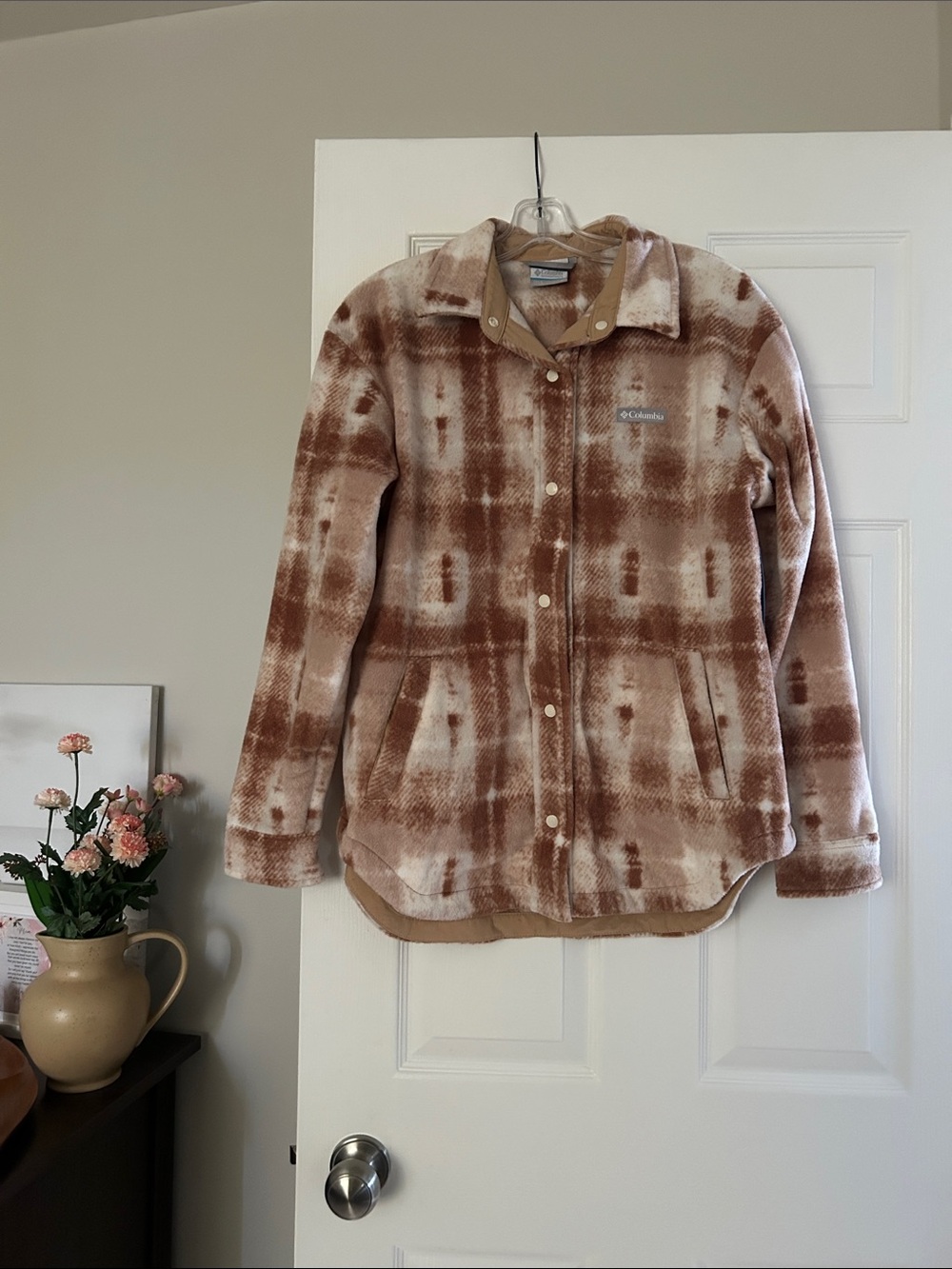 Medium with Tags Columbia Women's Teddy Shacket in Cream & Brown Plaid